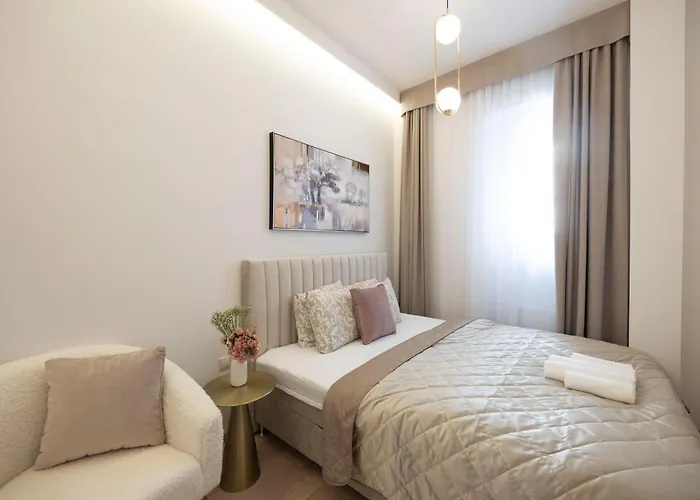 Luxurious Central Apartment W/ A Stunning View To The Basilica