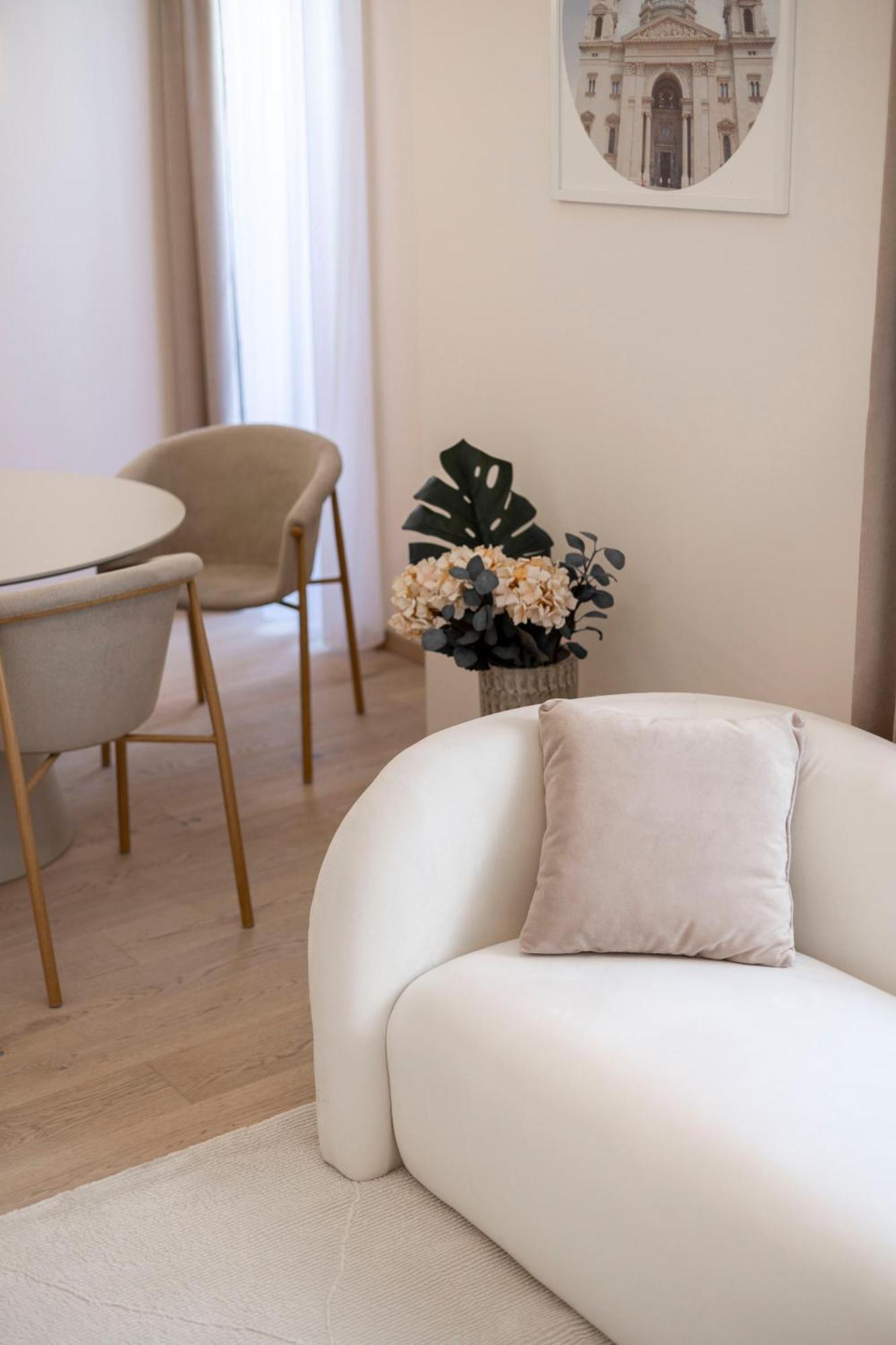 Luxurious W/ A Stunning View To The Basilica Apartament